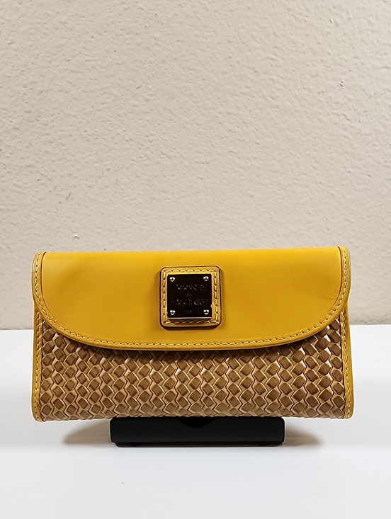 Dooney & Bourke Handbags - Dooney & Bourke Wallet